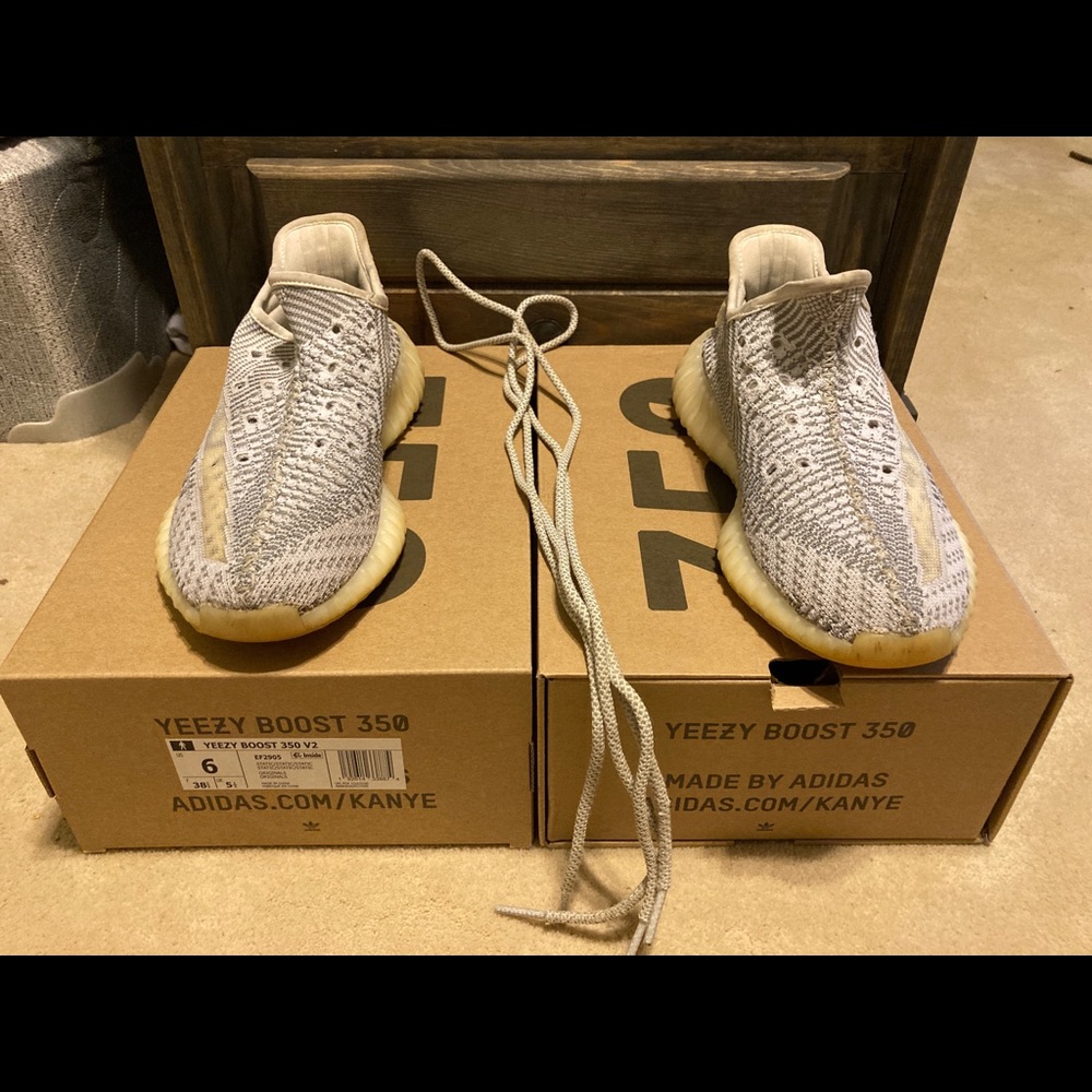 Yeezy 350 static non-reflective size 6